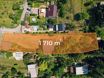Prodej  stavebního pozemku 1 710 m²