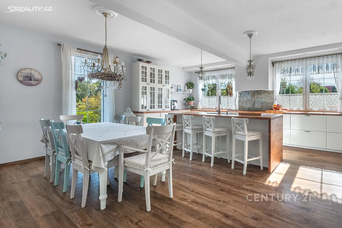 Prodej rodinného domu 340 m², pozemek 1893 m² - View 6