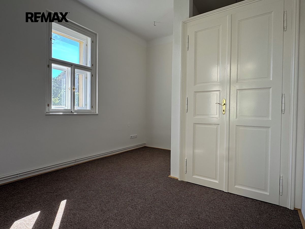 Pronájem kanceláře 14 m² – fotografie 4