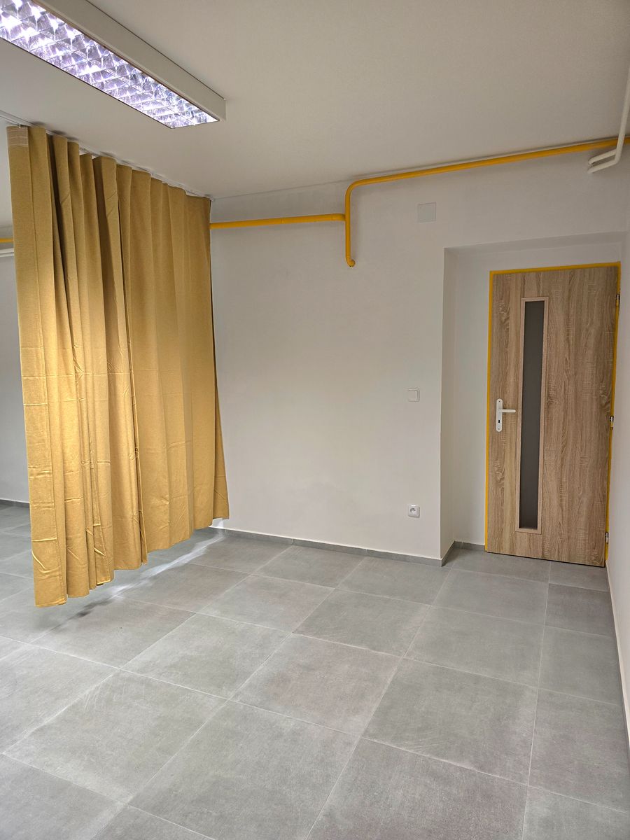 Pronájem obchodního prostoru 25 m² – fotografie 2