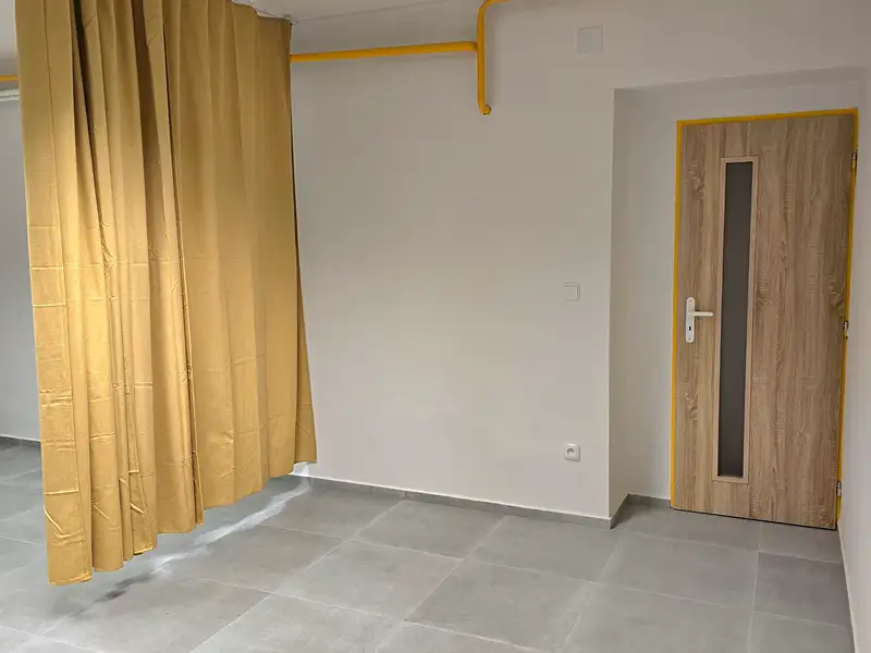 Pronájem obchodního prostoru 25 m², Chrudim – náhled fotky 2