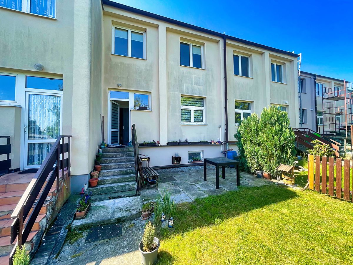 Prodej rodinného domu 210 m², pozemek 202 m² – fotografie 2