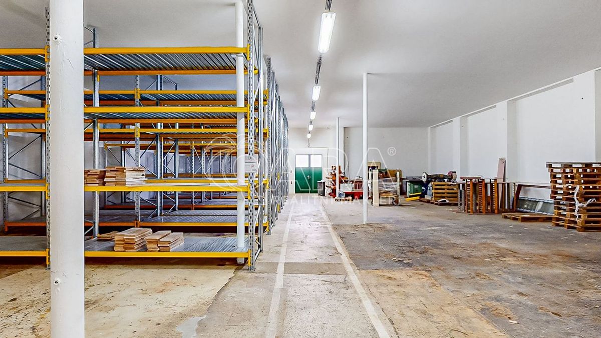 Prodej výrobní haly, prostoru 1300 m² – fotografie 5