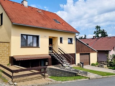 Prodej  rodinného domu 160 m², pozemek 742 m²