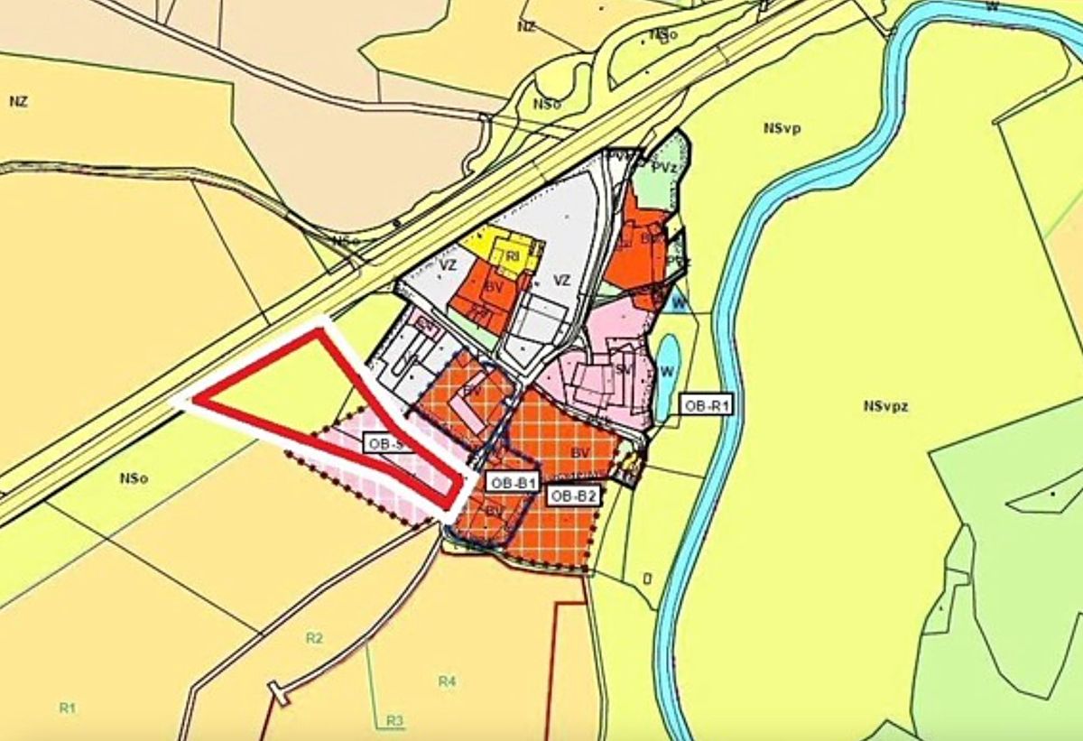 Prodej stavebního pozemku 14067 m² – fotografie 3