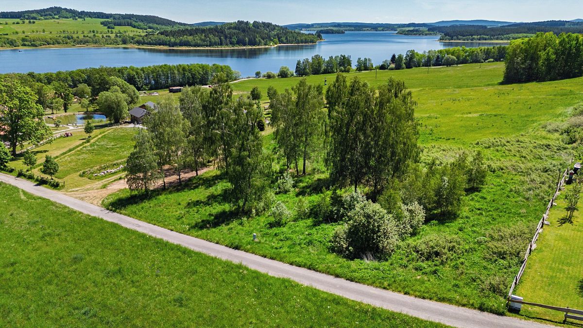 Prodej stavebního pozemku 1427 m²
