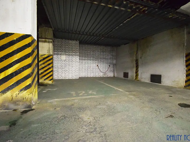 Pronájem garážového stání 16 m², Praha – náhled fotky 2