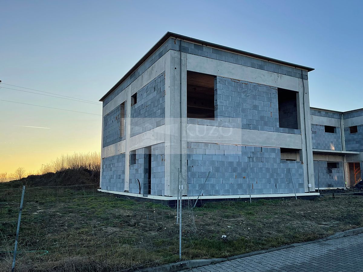 Prodej rodinného domu 168 m², pozemek 458 m² – fotografie 4