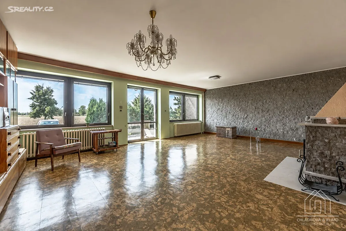 Prodej rodinného domu 337 m², pozemek 564 m² – pohled 3