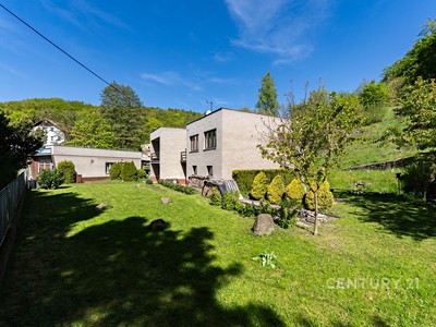 Prodej  rodinného domu 198 m², pozemek 1 875 m²