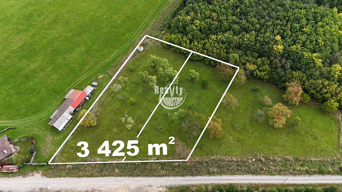 Prodej stavebního pozemku 3425 m² – fotografie 2