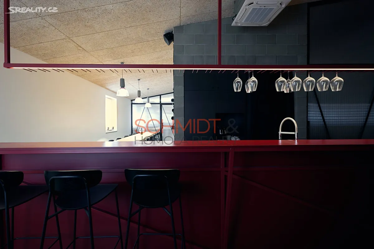 Pronájem obchodního prostoru 146 m² – pohled 2
