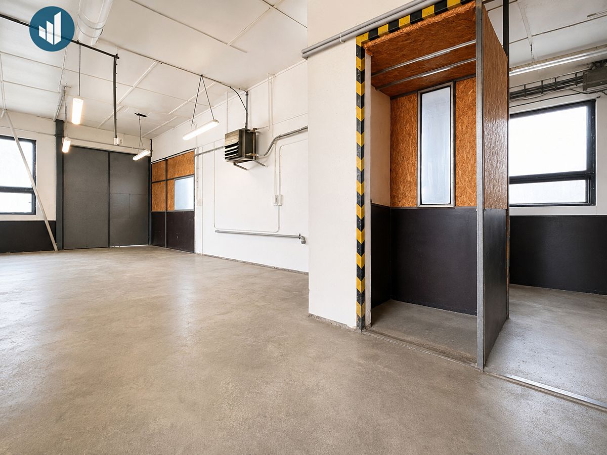 Prodej výrobní haly, prostoru 600 m² – fotografie 2
