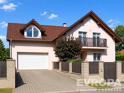 Pronájem  rodinného domu 200 m², pozemek 644 m²