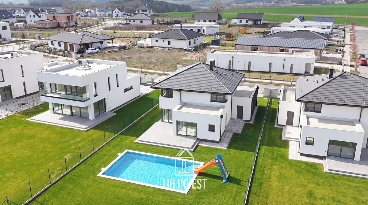 Prodej rodinného domu 212 m², pozemek 821 m²