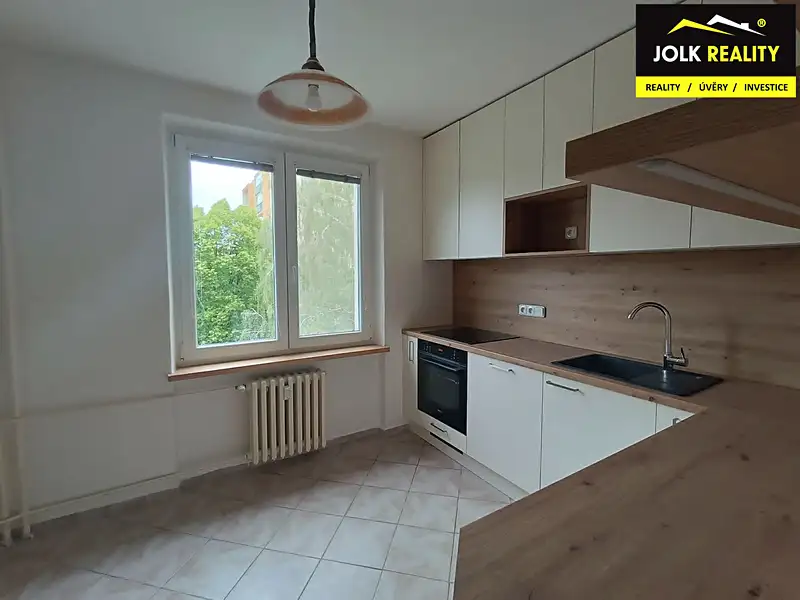 Pronájem bytu 3+1 76 m², Opava – náhled fotky 2