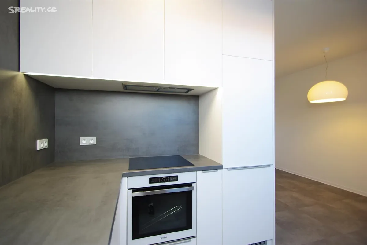 Pronájem bytu atypický 82 m² – pohled 3