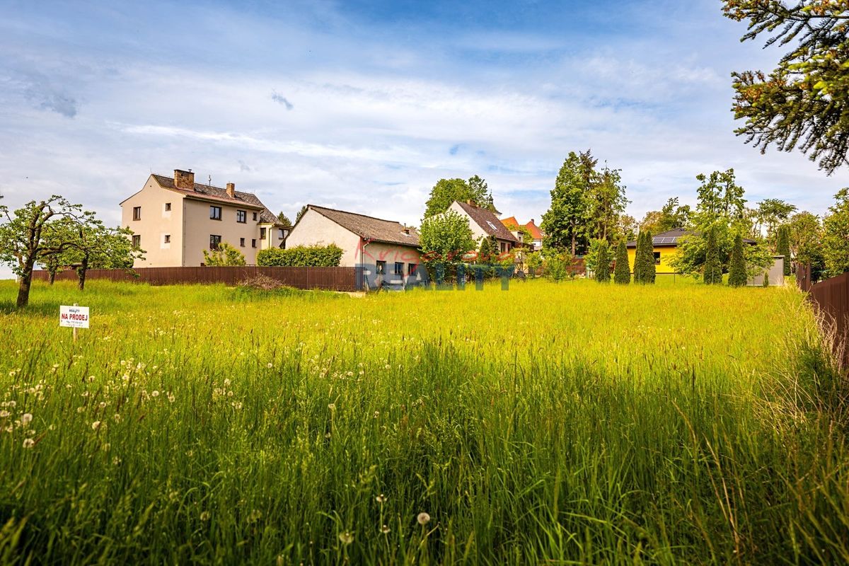 Prodej stavebního pozemku 860 m² – fotografie 3