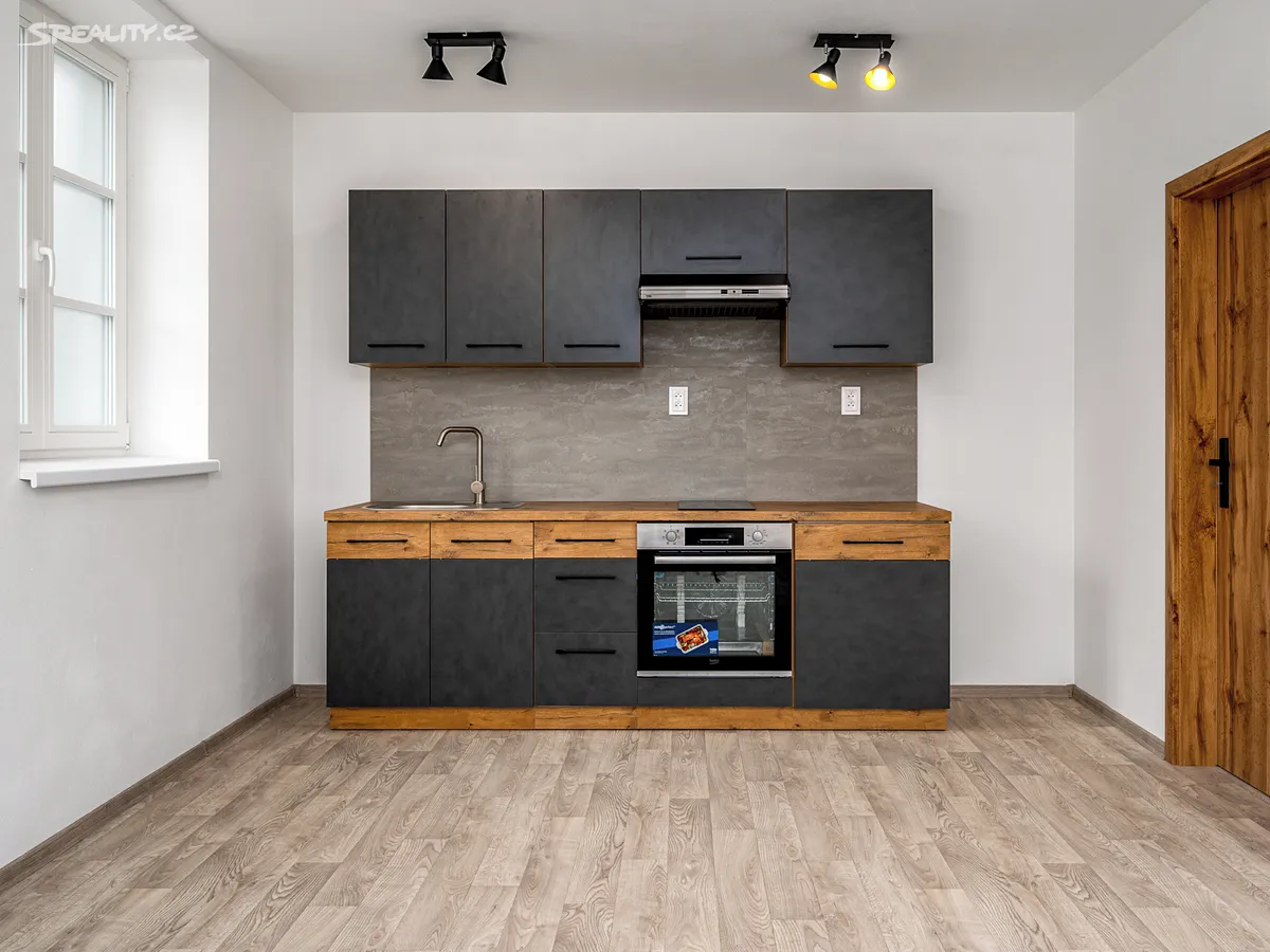 Prodej vícegeneračního domu 200 m², pozemek 151 m² – pohled 5