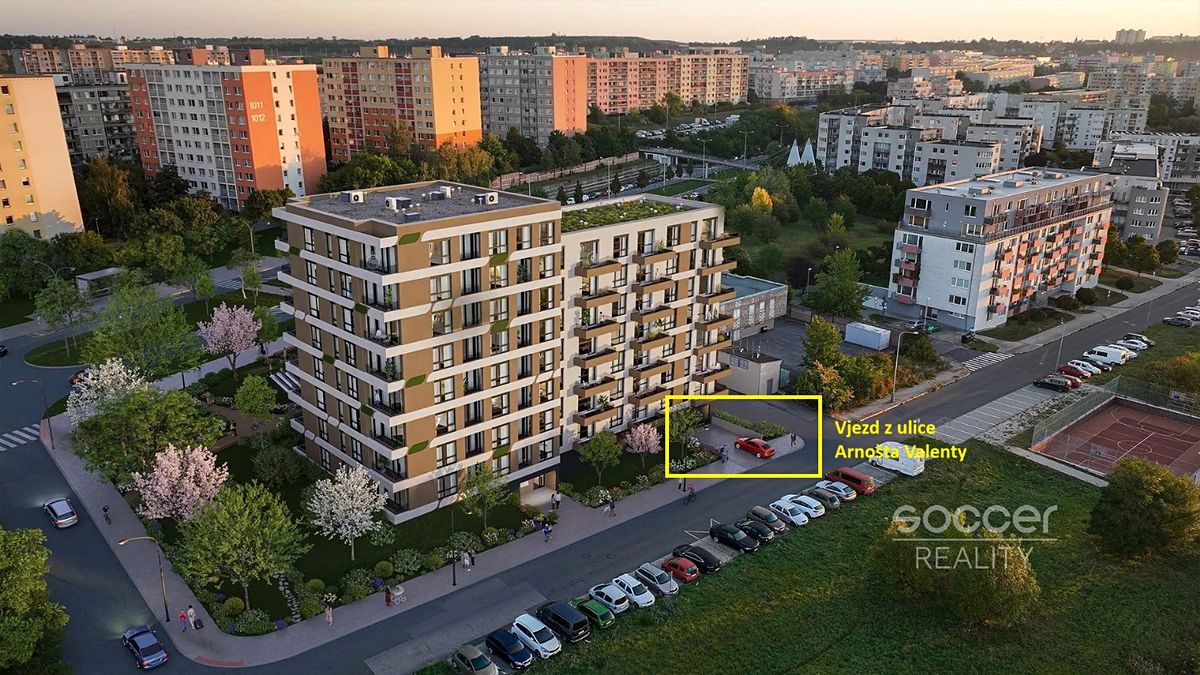 Pronájem garážového stání 14 m² – fotografie 3
