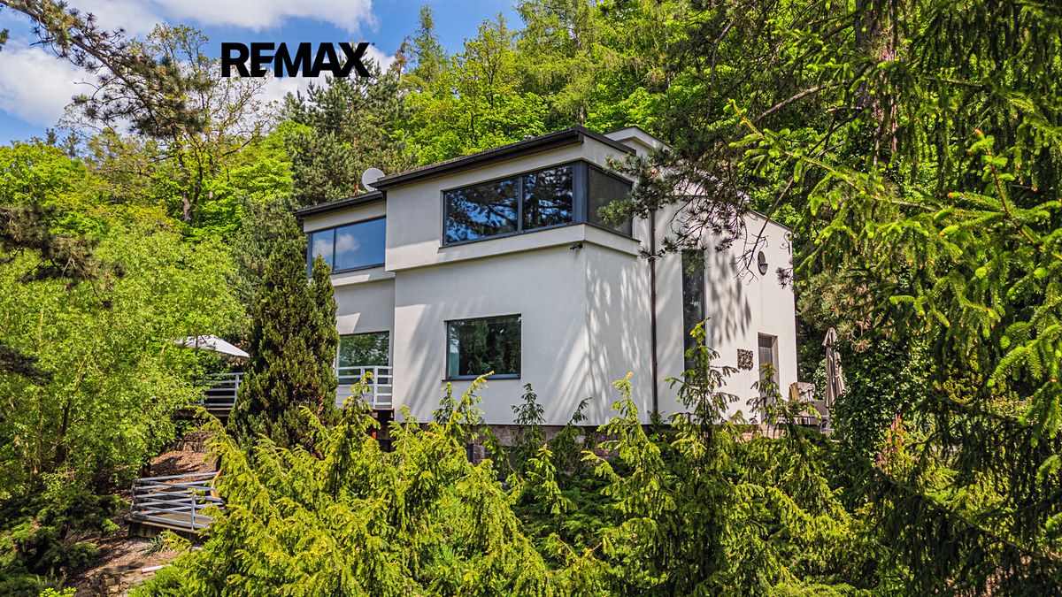 Prodej vily 228 m², pozemek 4472 m²