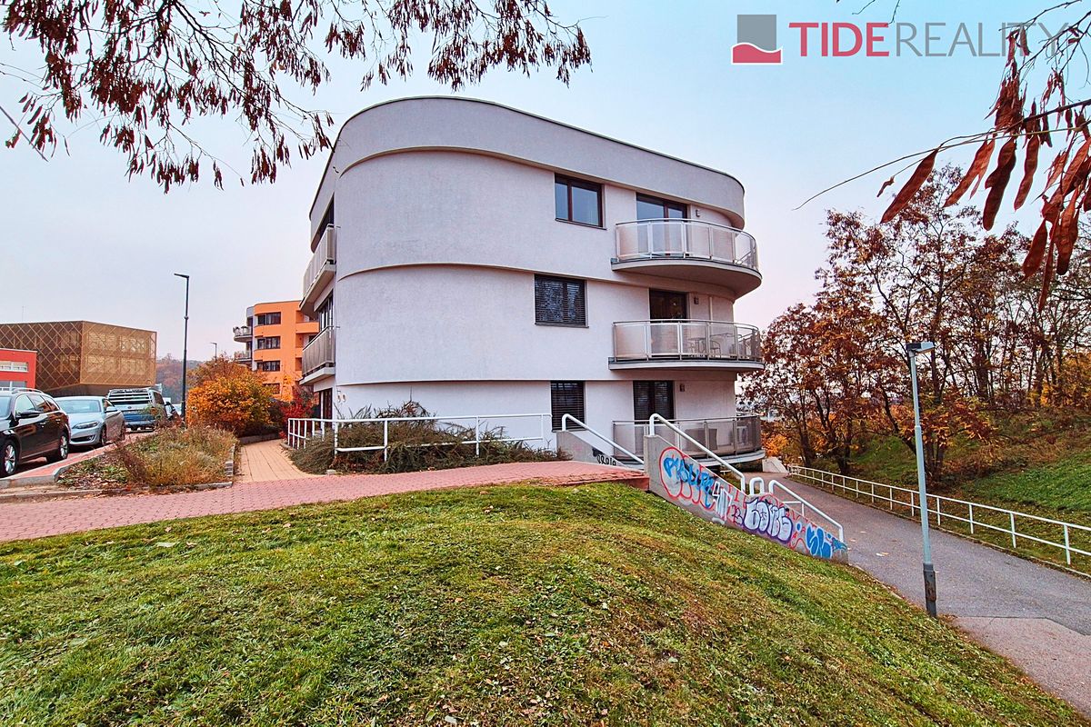 Pronájem bytu 3+kk 90 m²