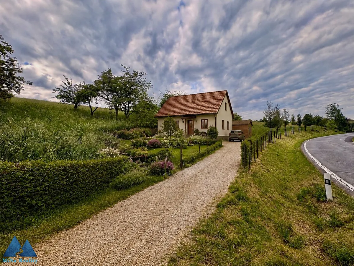 Prodej stavebního pozemku 1680 m²
