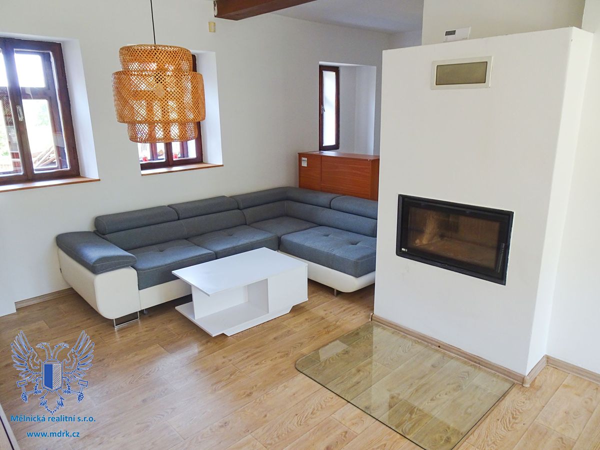 Prodej rodinného domu 192 m², pozemek 704 m² – fotografie 4