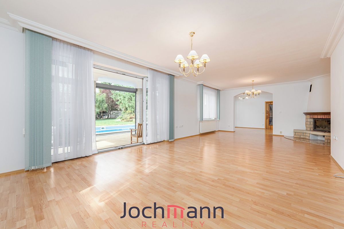 Prodej rodinného domu 351 m², pozemek 1575 m² – fotografie 5