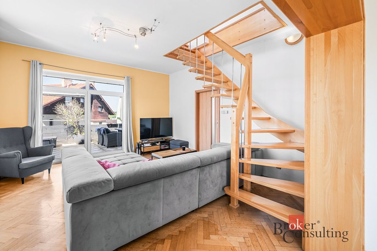 Prodej rodinného domu 250 m², pozemek 574 m² – fotografie 5