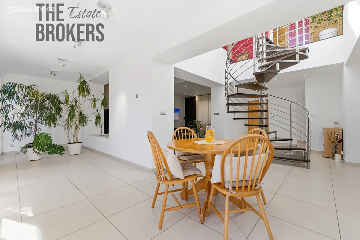Prodej rodinného domu 218 m², pozemek 583 m², Brněnská