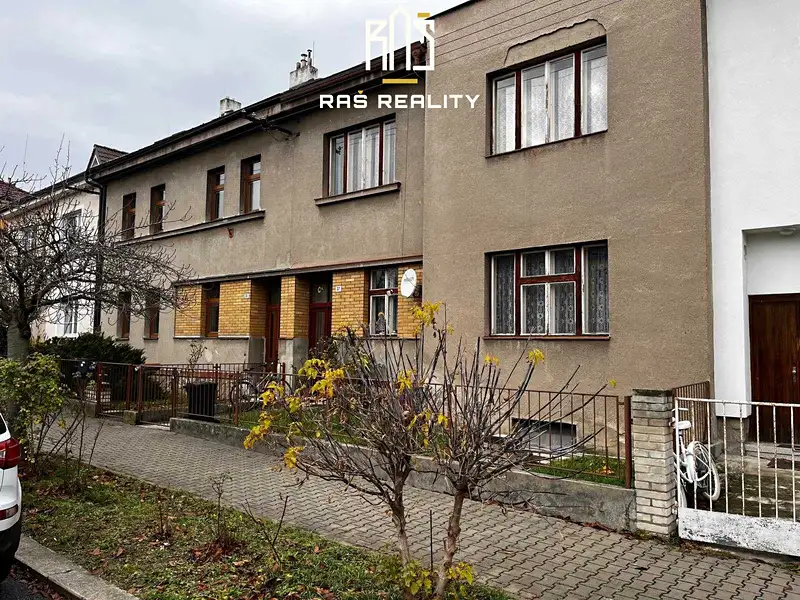 Prodej rodinného domu 176 m², pozemek 283 m², Pardubice – náhled fotky 1