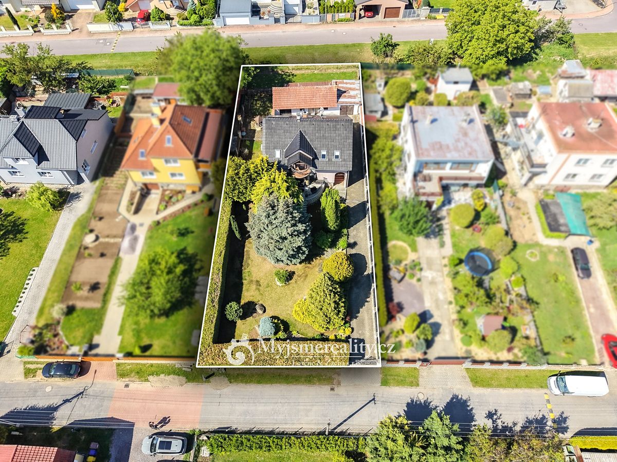 Prodej rodinného domu 240 m², pozemek 1139 m² – fotografie 5
