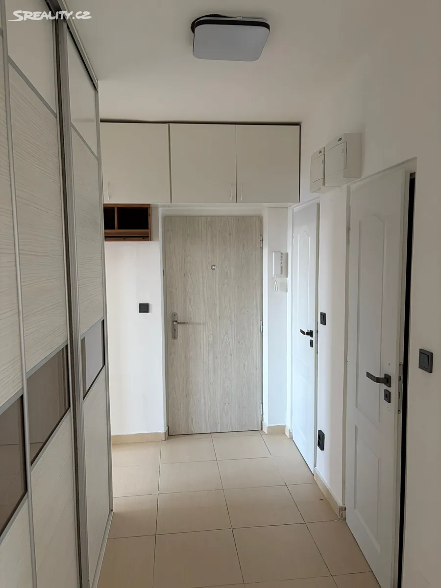 Pronájem bytu 3+1 72 m² – pohled 5