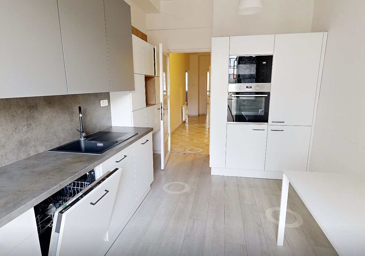 Pronájem bytu 3+1 135 m² – fotografie 3