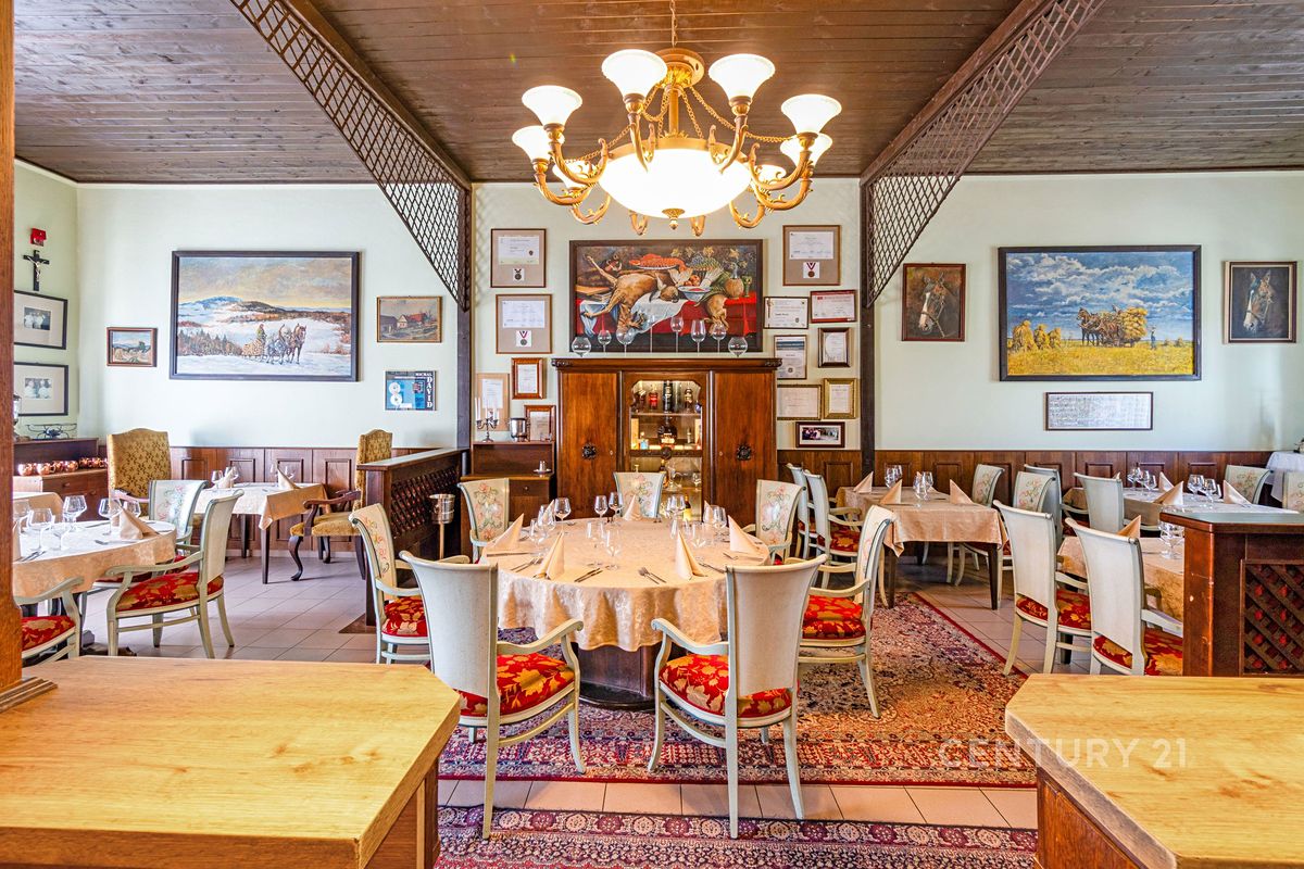 Pronájem restaurace 592 m²