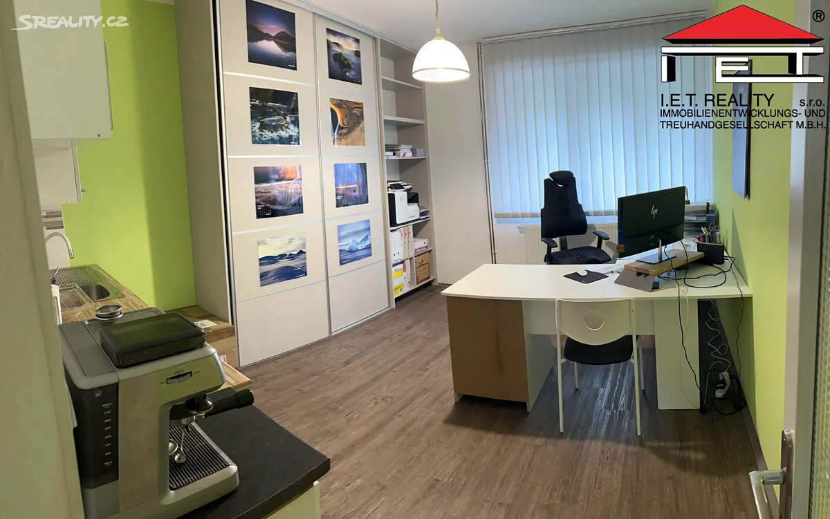 Pronájem kanceláře 84 m², Staré Město