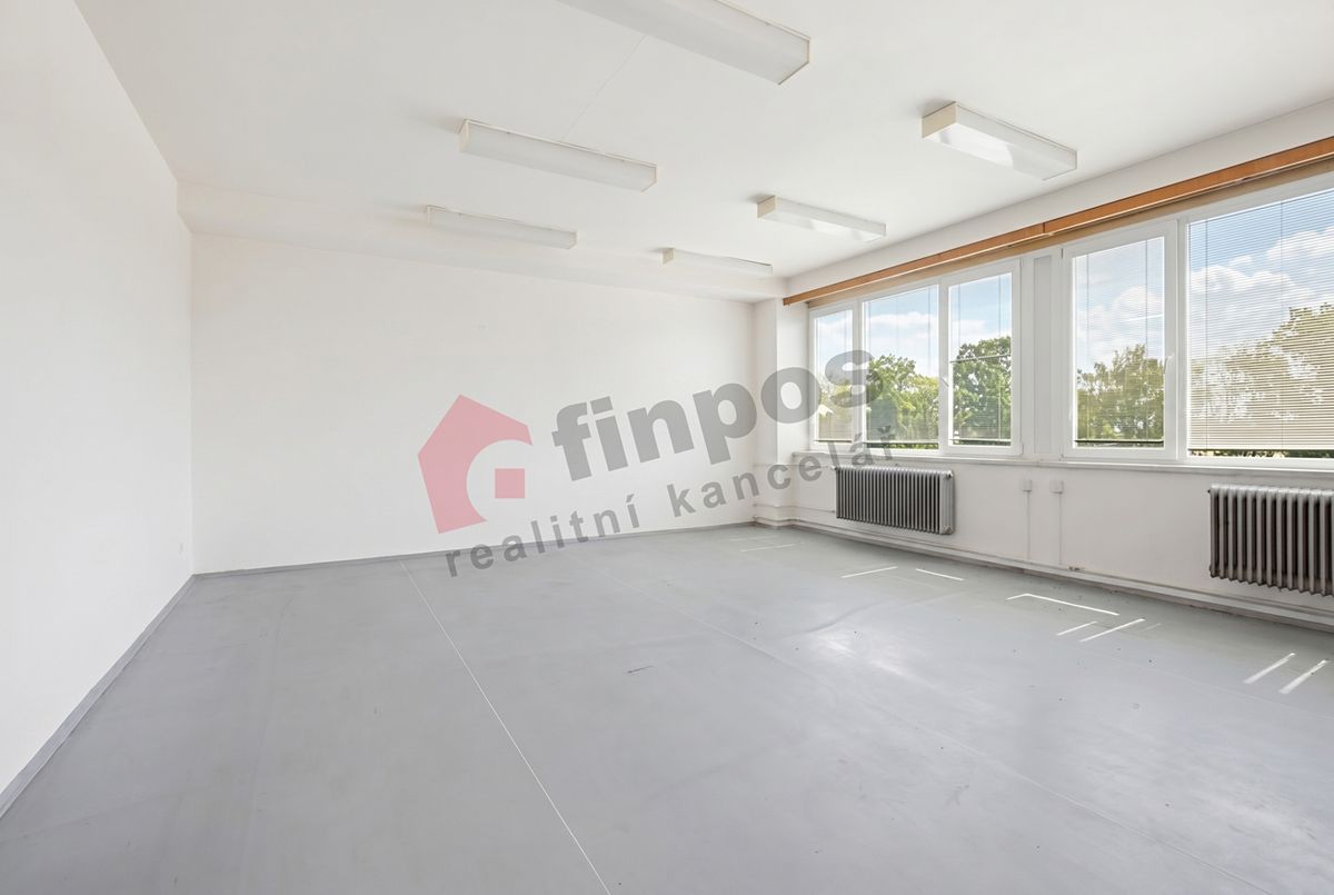 Pronájem kanceláře 131 m² – fotografie 2