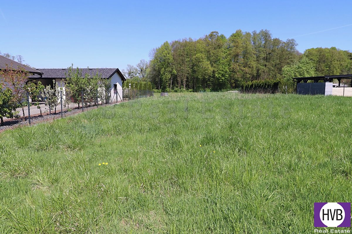 Prodej stavebního pozemku 1100 m² – fotografie 2