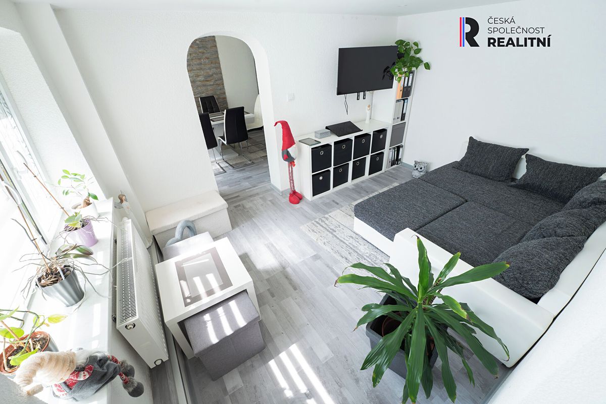 Prodej rodinného domu 200 m², pozemek 1766 m² – fotografie 5
