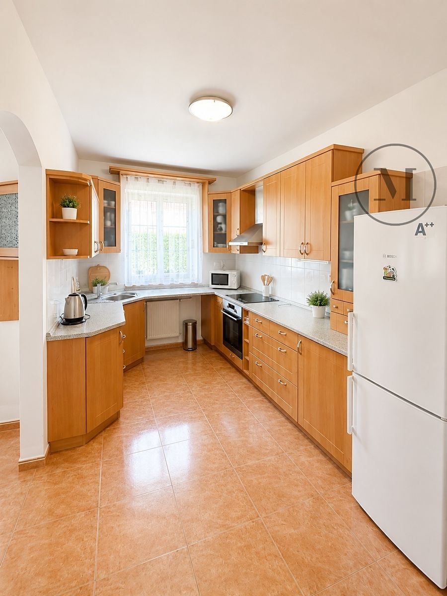 Prodej rodinného domu 182 m², pozemek 1078 m² – fotografie 4