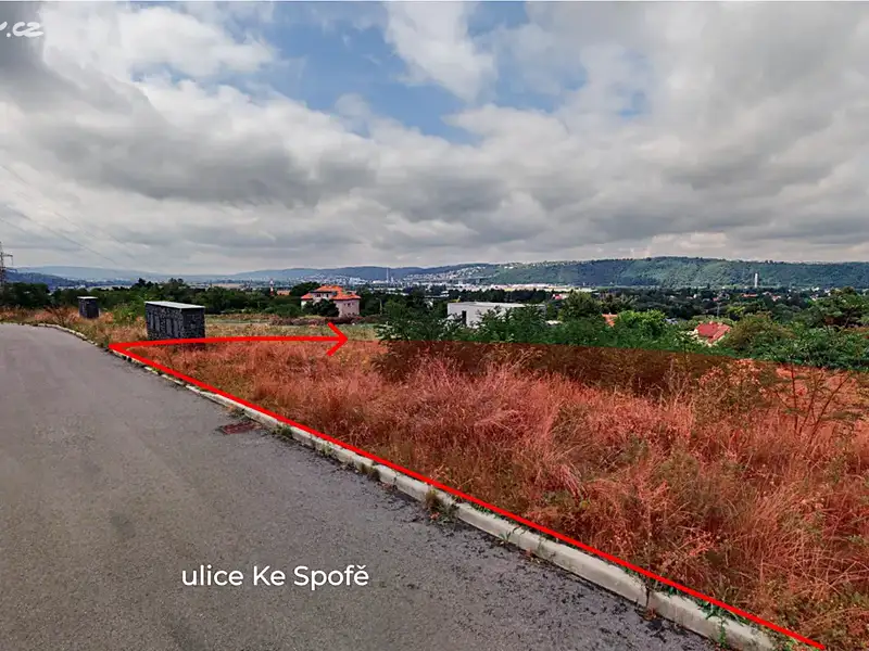Prodej stavebního pozemku 787 m², Praha – náhled fotky 1
