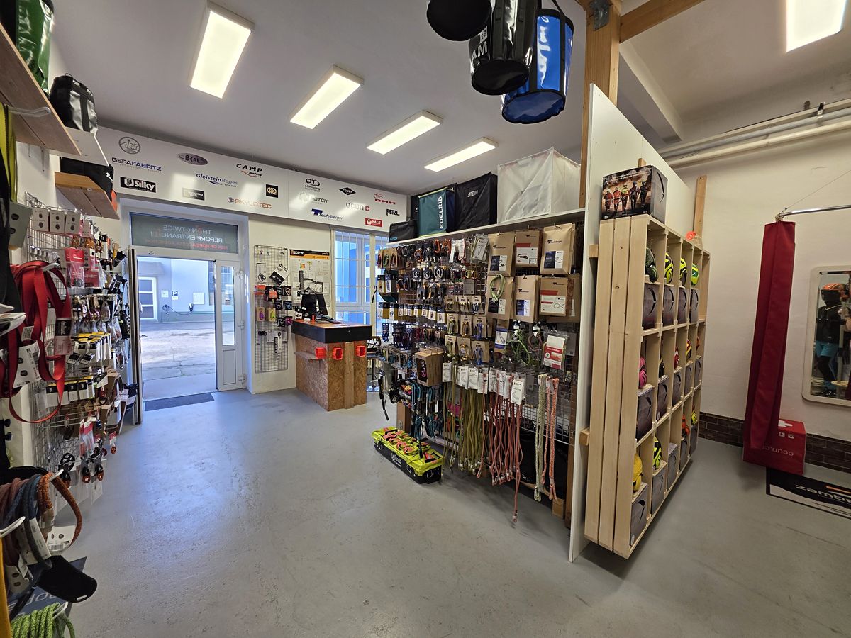 Pronájem obchodního prostoru 102 m² – fotografie 3