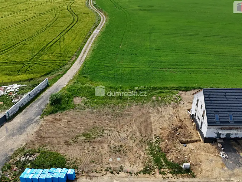 Prodej stavebního pozemku 897 m², Narysov – náhled fotky 3