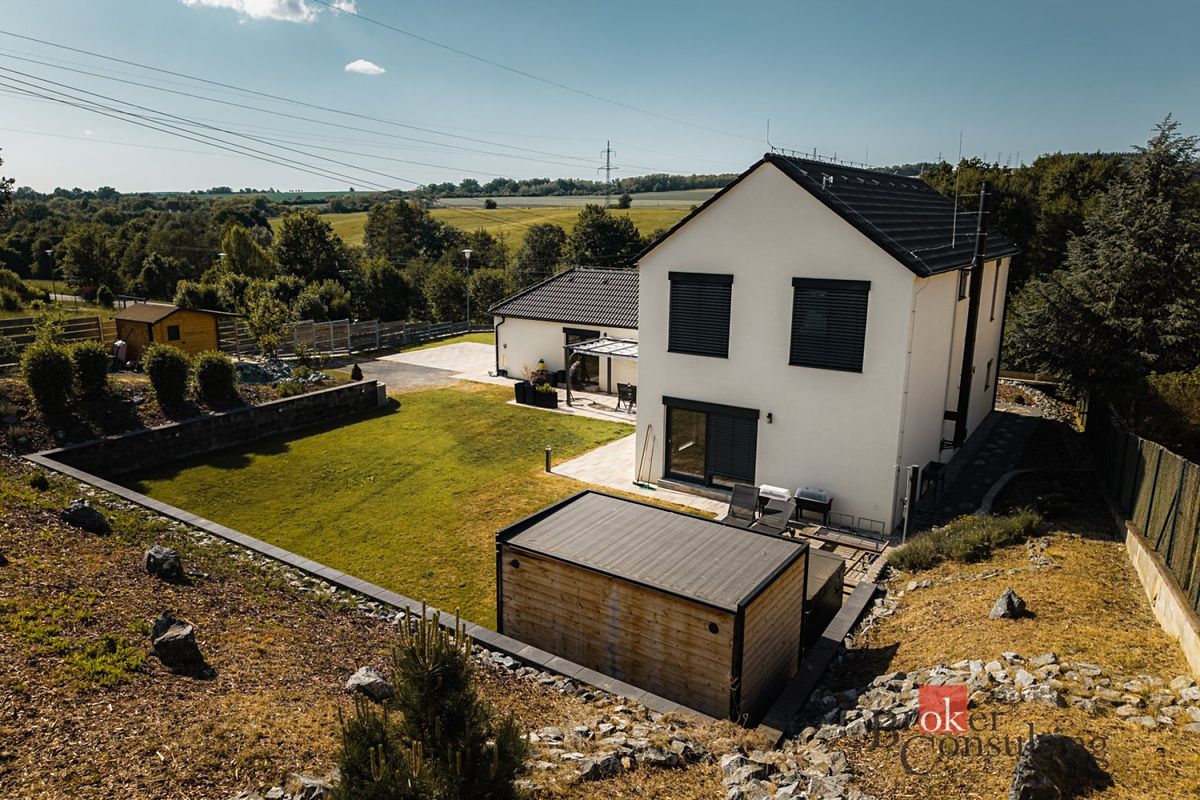 Prodej rodinného domu 240 m², pozemek 1152 m²