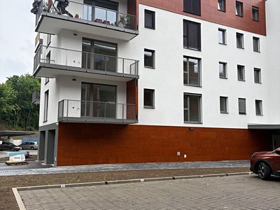 Pronájem garážového stání 12 m²