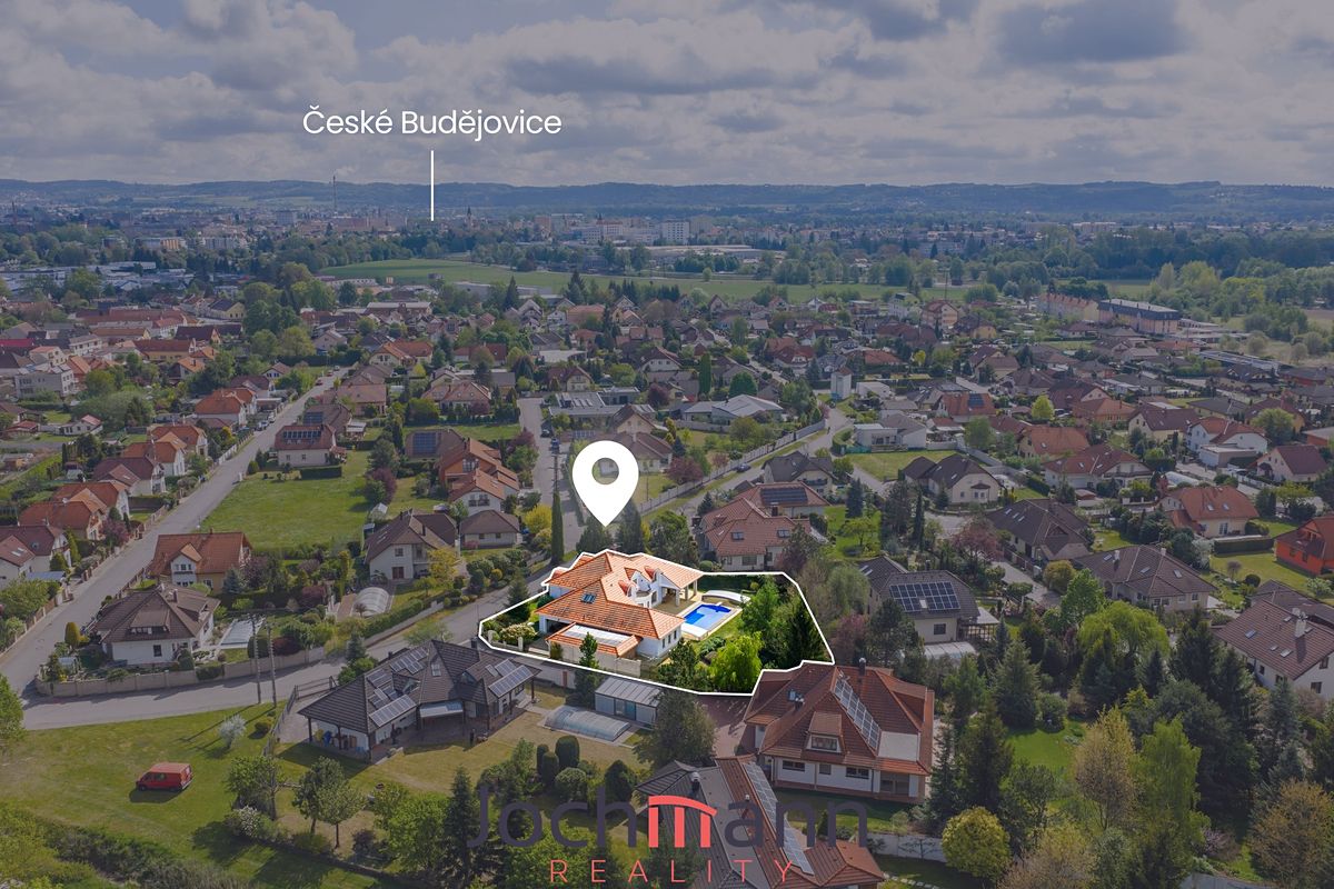 Prodej rodinného domu 351 m², pozemek 1575 m² – fotografie 3