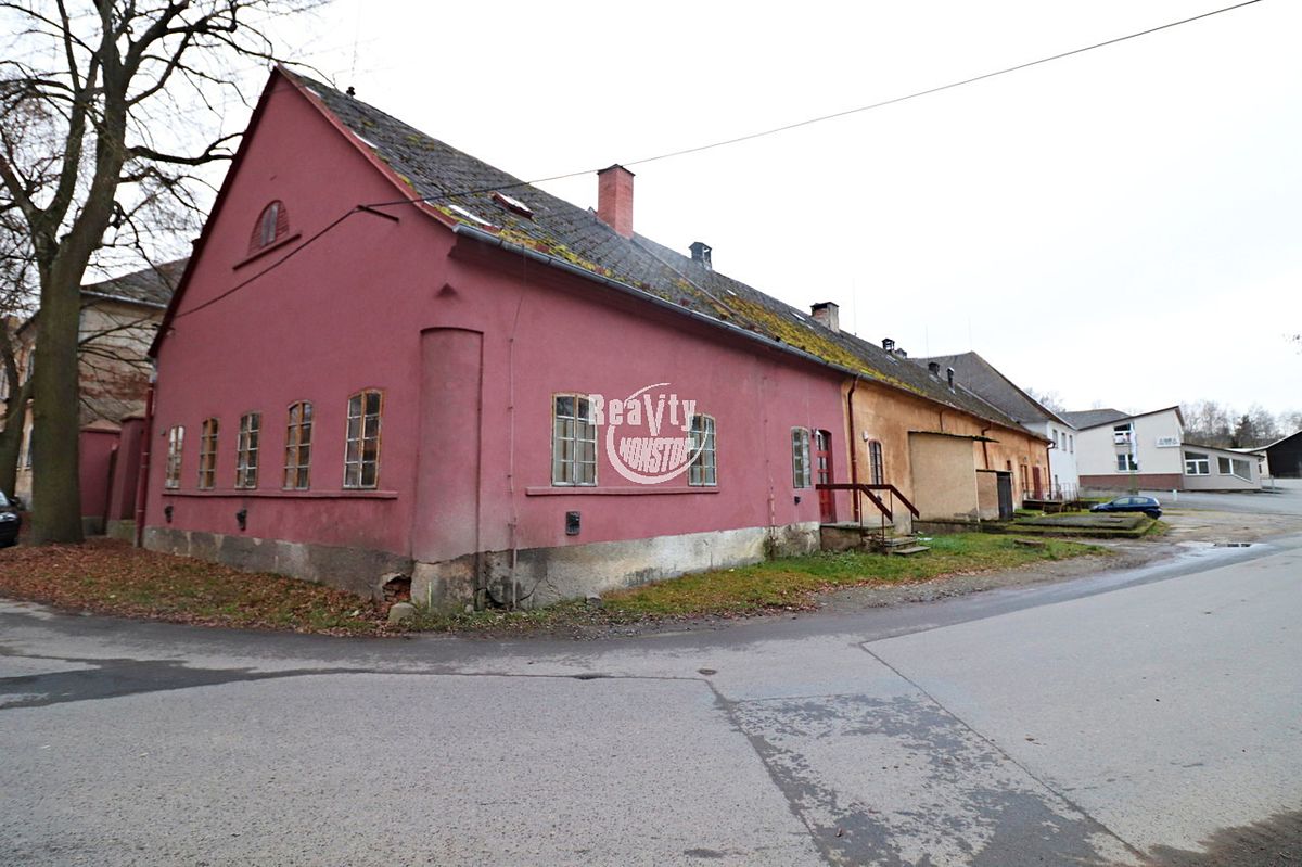 Prodej výrobní haly, prostoru 432 m²