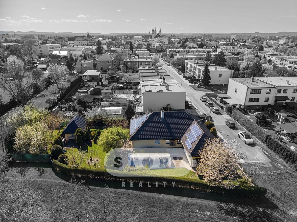 Prodej rodinného domu 182 m², pozemek 1064 m² – fotografie 3