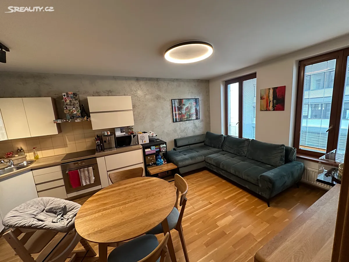 Pronájem bytu 3+kk 60 m², Praha